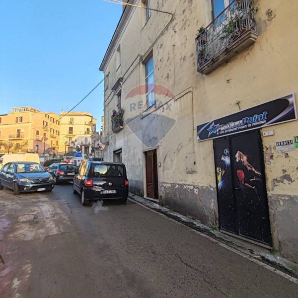 locale commerciale in vendita a Minturno