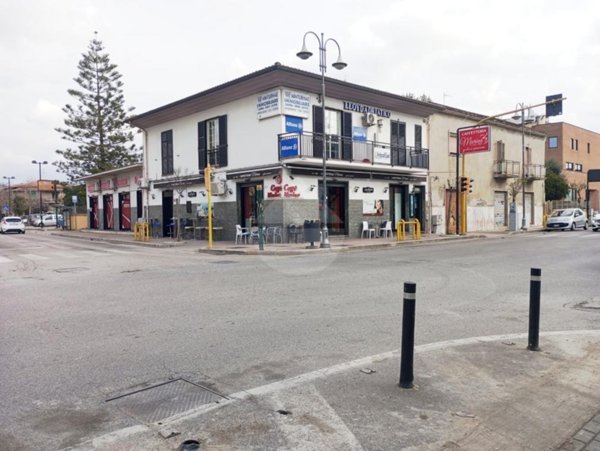locale commerciale in vendita a Minturno in zona Marina