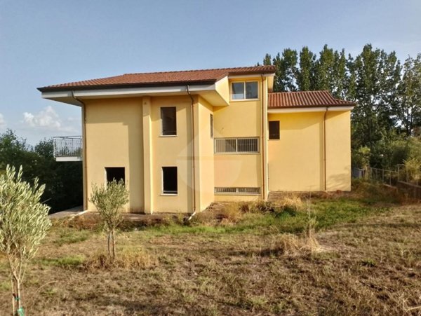 casa indipendente in vendita a Minturno in zona Scauri