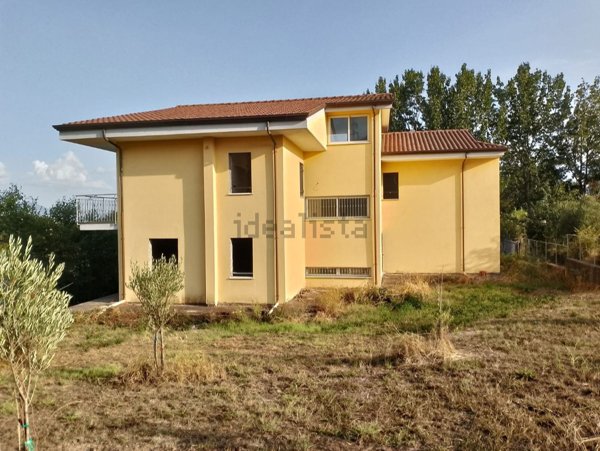 casa indipendente in vendita a Minturno in zona Scauri