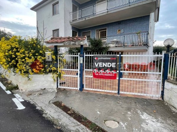 casa indipendente in vendita a Minturno