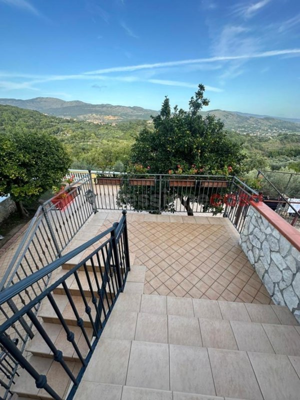 casa indipendente in vendita a Minturno in zona Pulcherini