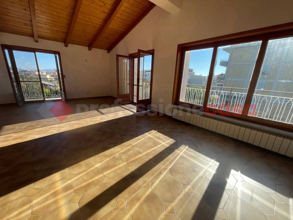 appartamento in vendita a Minturno in zona Scauri
