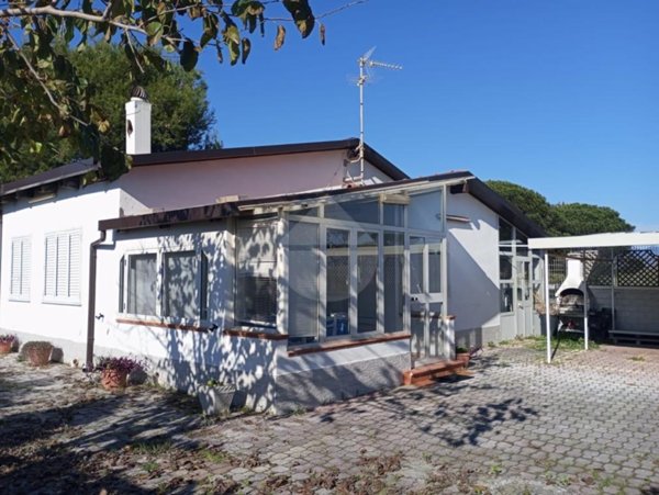 casa indipendente in vendita a Minturno in zona Marina