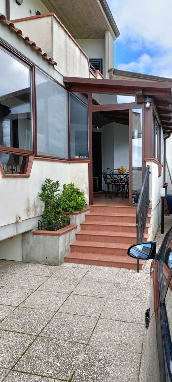 casa indipendente in vendita a Minturno in zona Scauri