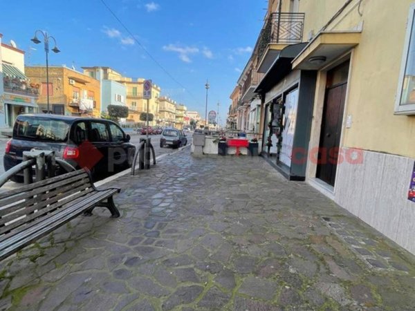 negozio in vendita a Minturno in zona Scauri