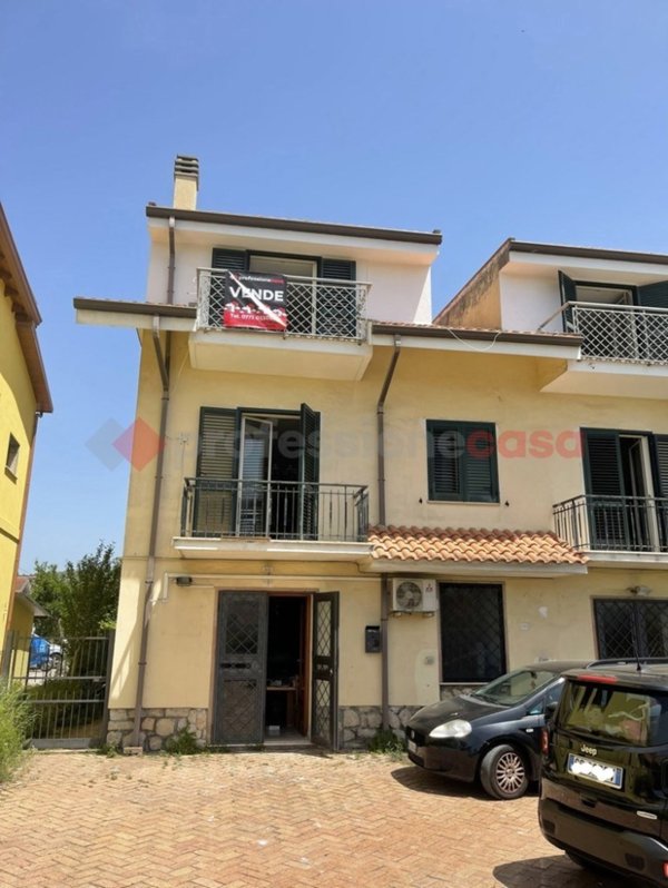 appartamento in vendita a Minturno in zona Scauri