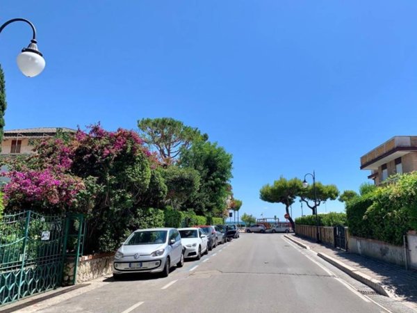appartamento in vendita a Minturno in zona Scauri