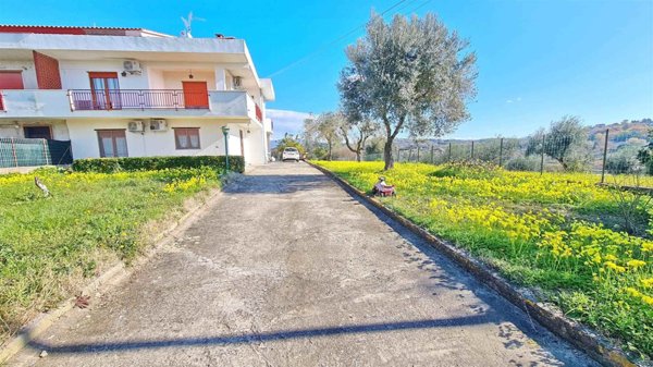 casa indipendente in vendita a Minturno in zona Scauri