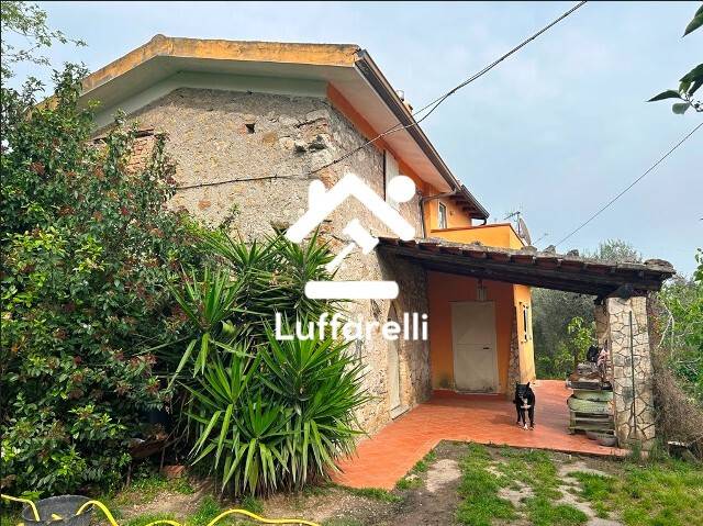 casa indipendente in vendita a Minturno