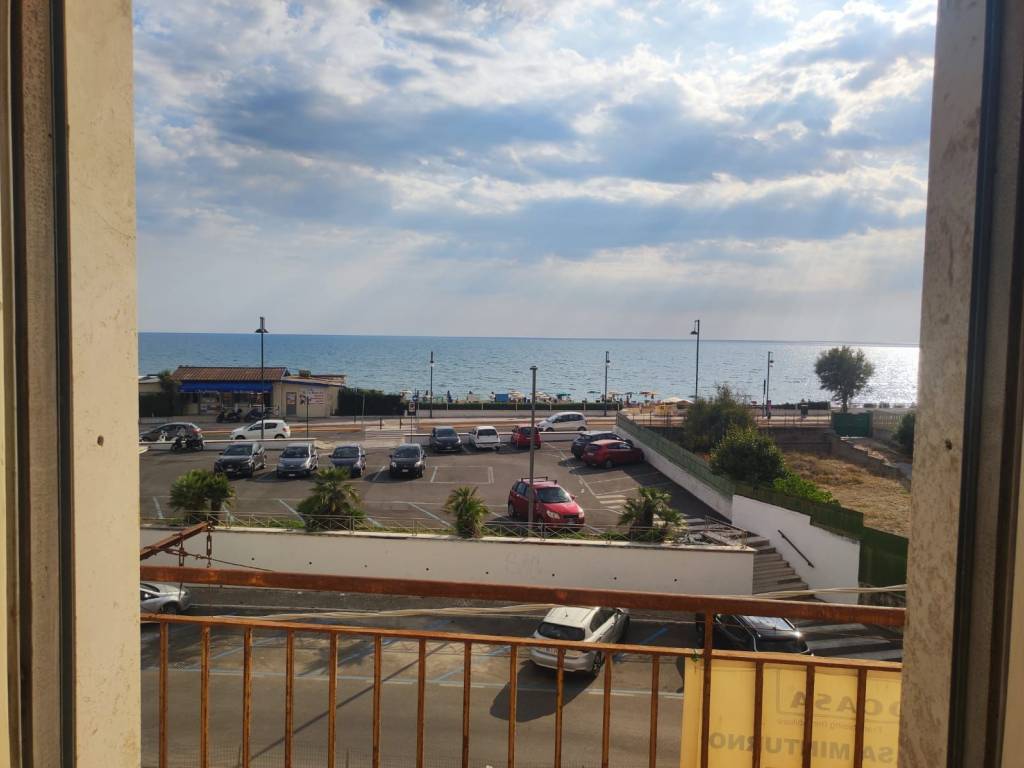 appartamento in vendita a Minturno in zona Scauri