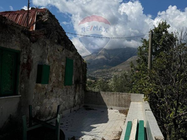 casa indipendente in vendita a Minturno