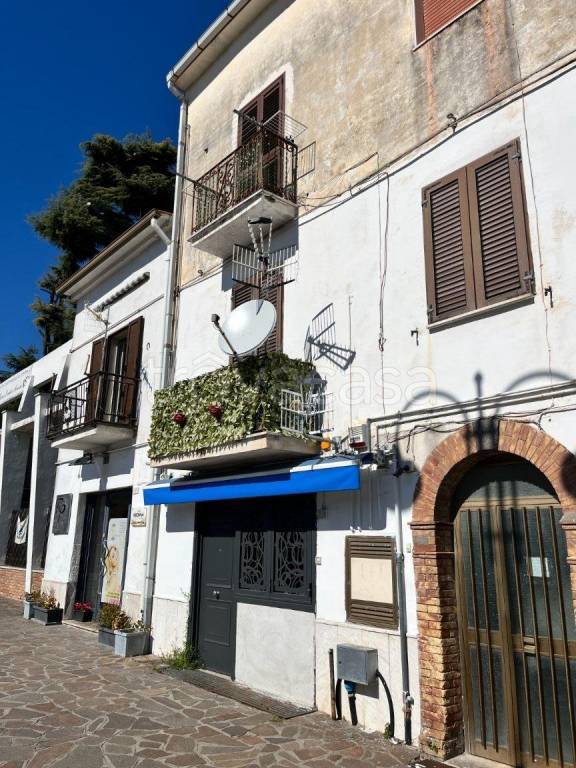 appartamento in vendita a Minturno in zona Scauri