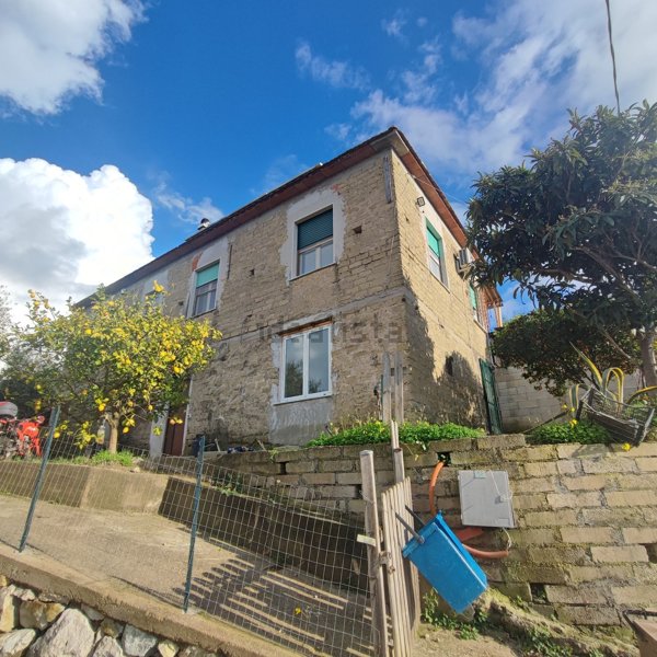 casa indipendente in vendita a Minturno