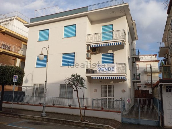 appartamento in vendita a Minturno in zona Scauri