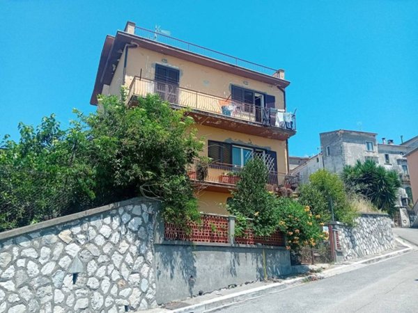 casa indipendente in vendita a Minturno in zona Tufo