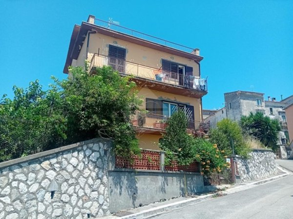casa indipendente in vendita a Minturno in zona Tufo