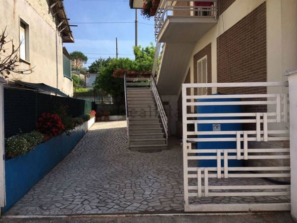 casa indipendente in vendita a Minturno in zona Scauri