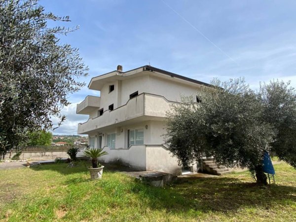 casa indipendente in vendita a Minturno in zona Marina
