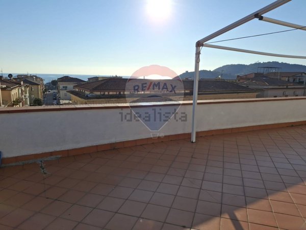 appartamento in vendita a Minturno in zona Scauri