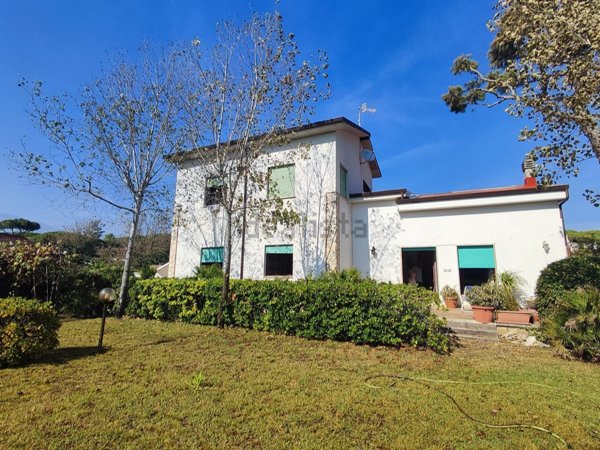 casa indipendente in vendita a Minturno in zona Marina