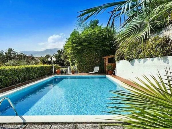 casa indipendente in vendita a Minturno