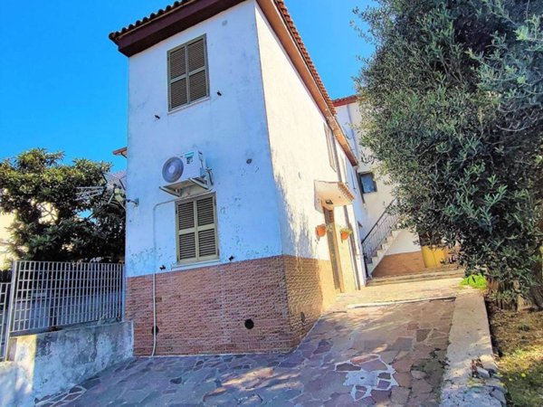 casa indipendente in vendita a Minturno in zona Pulcherini
