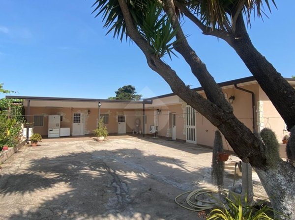 casa indipendente in vendita a Minturno in zona Marina