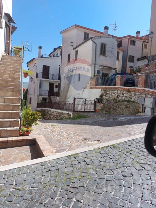 casa indipendente in vendita a Minturno in zona Pulcherini