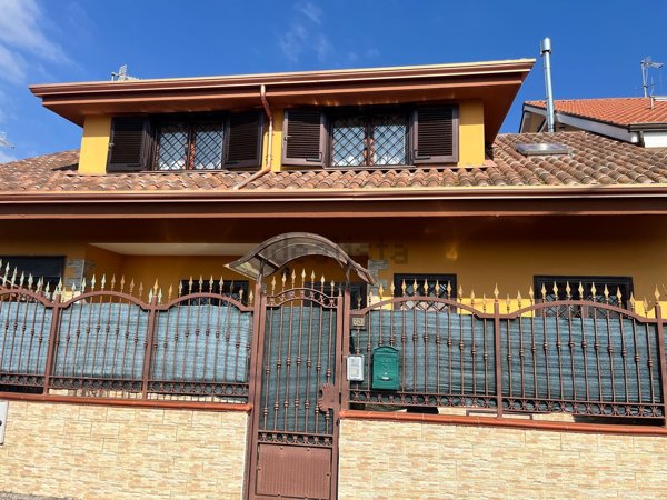 casa indipendente in vendita a Minturno in zona Marina