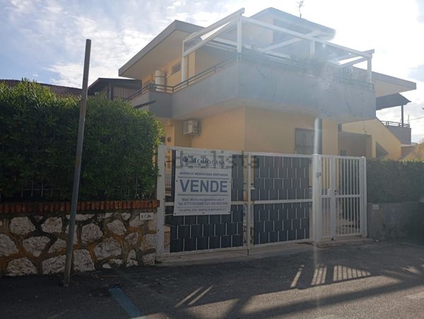 appartamento in vendita a Minturno in zona Marina