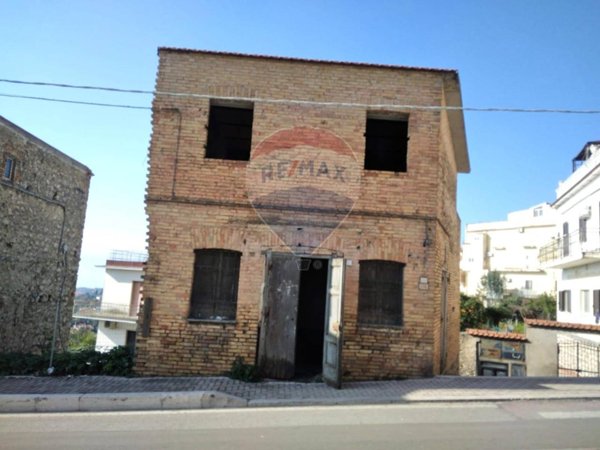 casa indipendente in vendita a Minturno