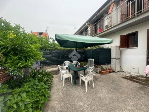 casa indipendente in vendita a Minturno in zona Scauri
