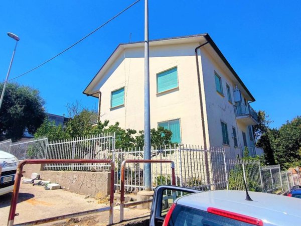 casa indipendente in vendita a Minturno