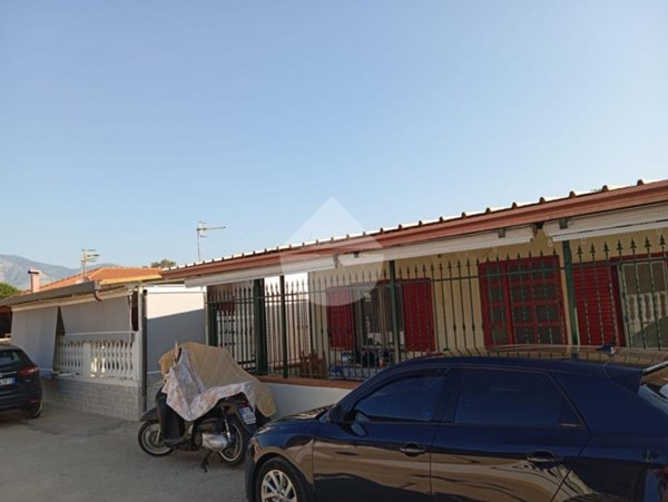 casa indipendente in vendita a Minturno in zona Marina