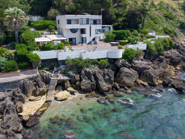 casa indipendente in vendita a Minturno in zona Scauri
