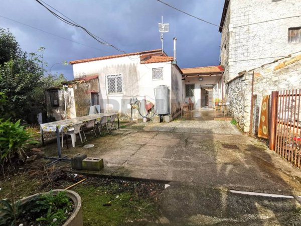 casa indipendente in vendita a Minturno in zona Scauri