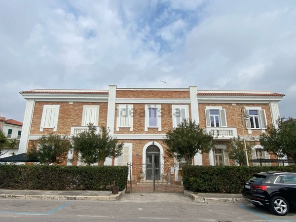 appartamento in vendita a Minturno in zona Scauri