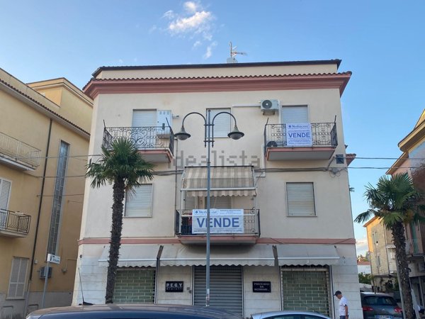 appartamento in vendita a Minturno in zona Scauri