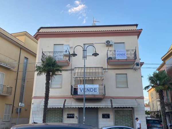 appartamento in vendita a Minturno in zona Scauri