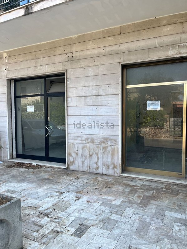 locale commerciale in vendita a Minturno