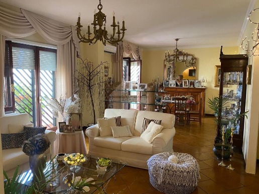 appartamento in vendita a Minturno in zona Scauri