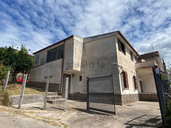 casa indipendente in vendita a Minturno in zona Tufo