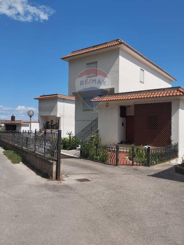 casa indipendente in vendita a Minturno in zona Tremensuoli