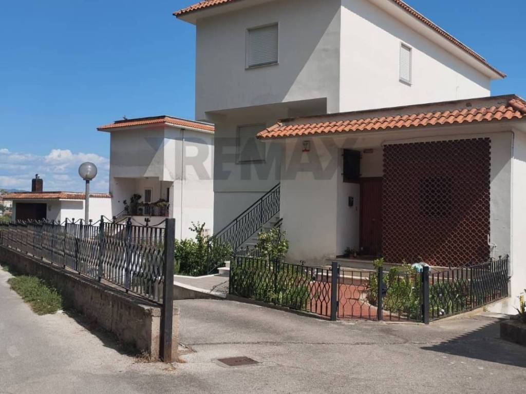 casa indipendente in vendita a Minturno in zona Tremensuoli