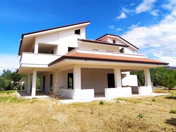 casa indipendente in vendita a Minturno in zona Marina