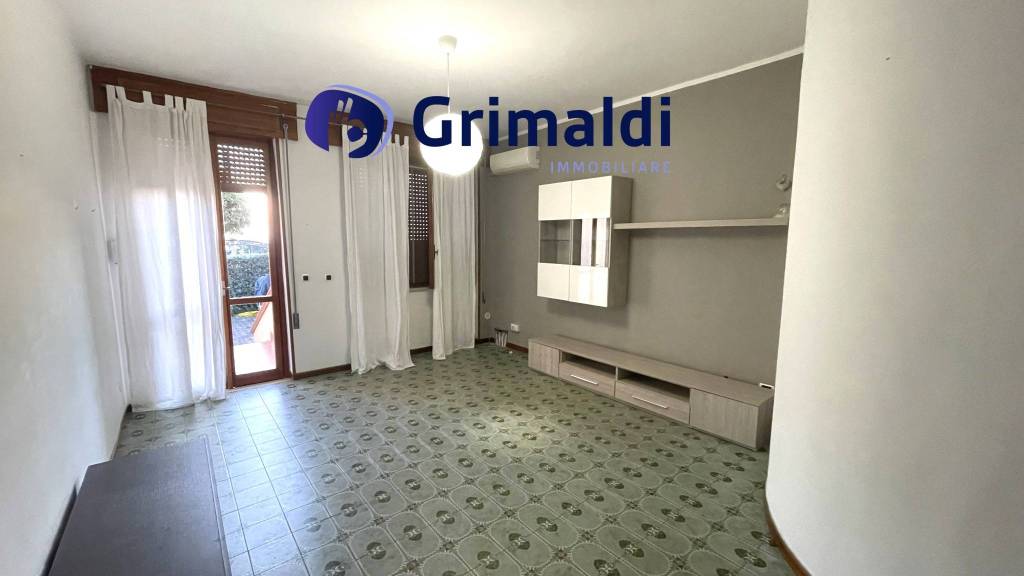 appartamento in vendita a Minturno in zona Scauri