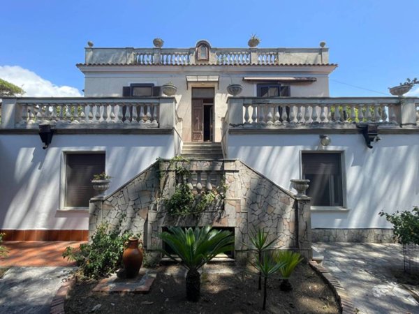 casa indipendente in vendita a Minturno