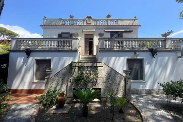 casa indipendente in vendita a Minturno in zona Marina