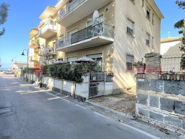 appartamento in vendita a Minturno in zona Scauri